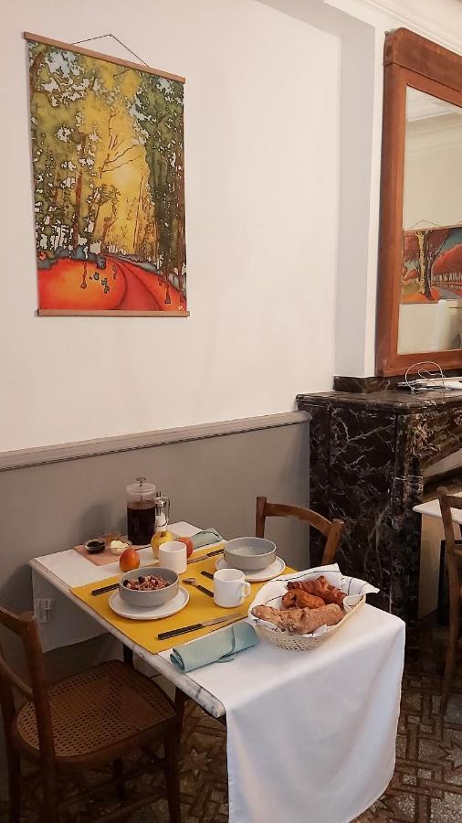 L'Oiseau Bleu Rollier Panzió Roubia Kültér fotó